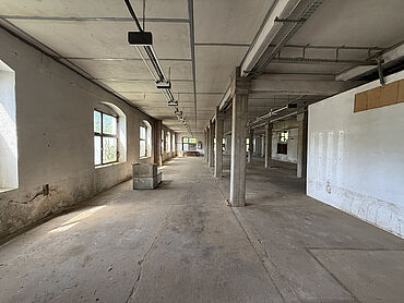 S25-03-019: Stadtbadstraße 40
							04741 Roßwein