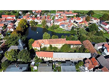 S26-04-093: Ortsstraße 1
		07806 Lausnitz bei Neustadt an der Orla
