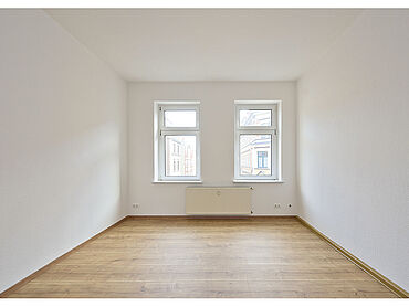 S23-01-043: August-Bebel-Straße 56
							06712 Zeitz