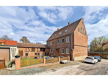 S26-02-007: Schulstraße 7a
							06712 Kretzschau