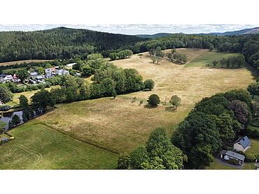S26-03-111: Alexandrinenweg, Flurstücke 456, 462/1, 466;
		99891 Bad Tabarz