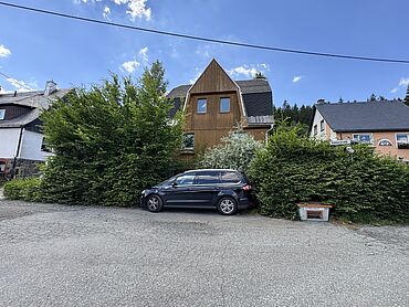 S26-03-055: Siedlerstraße 43
		08248 Klingenthal