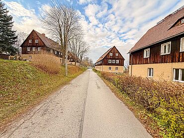 S26-02-085: August-Bebel-Straße 3-10, 12, 15, 17, 18, 20, 22
							02799 Großschönau