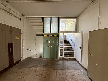 S25-03-019: Stadtbadstraße 40
							04741 Roßwein