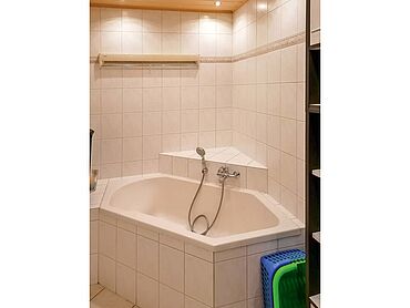 S26-03-028: Kirchstraße 14
							02742 Neusalza-Spremberg