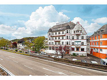 W21-02-018: Rheinuferstraße 1
							56154 Boppard