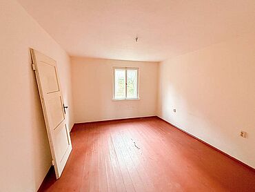 S26-02-085: August-Bebel-Straße 3-10, 12, 15, 17, 18, 20, 22
							02799 Großschönau