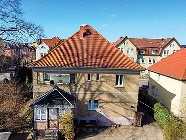 S26-02-011: Graf-Stauffenberg-Straße 28/30
							06618 Naumburg (Saale)