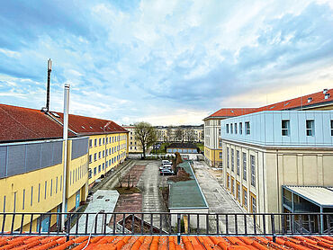 P26-03-023: Straße der Republik 26
							15890 Eisenhüttenstadt