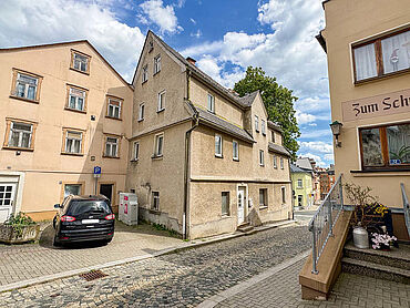 S26-02-109: Hohe Straße 15
							08626 Adorf/Vogtland