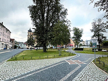 S26-03-051: Johannisplatz 1
							08412 Werdau