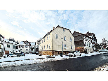 P26-02-007: Schloßstraße 2
							34632 Jesberg 
