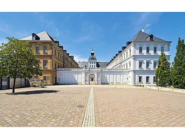 S23-01-048: Große Burgstraße 11
							06667 Weißenfels