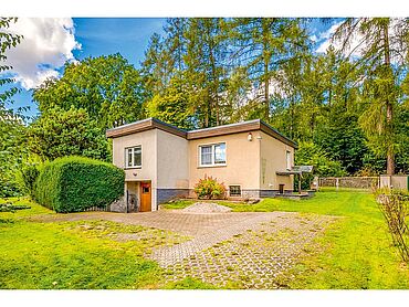 S26-04-025: Hüttengrund 65d
							09337 Hohenstein-Ernstthal
