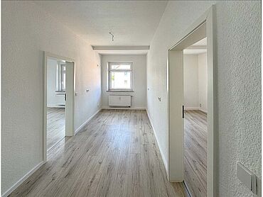 S26-02-102: Tischerstraße 10
							08525 Plauen